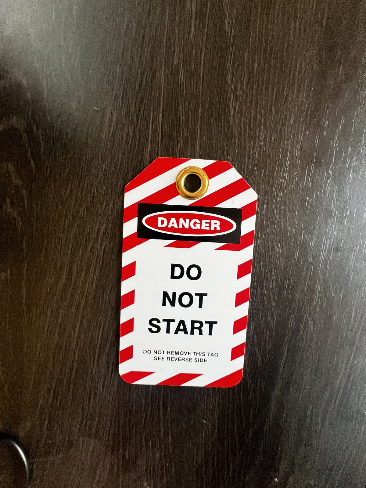 Safety lockout tagout tag — photo 6